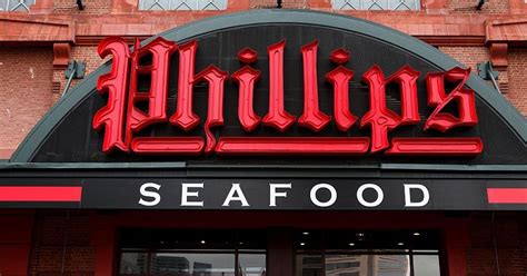Phillips crab house baltimore  to 9 p